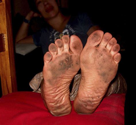 My Dirty Feet By Piaslave On Deviantart