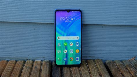 The battery capacity is 3400 mah and the main processor is a huawei hisilicon kirin 710 with 4 gb of ram. Honor 20 Lite : Recensione, Scheda Tecnica e Prezzo