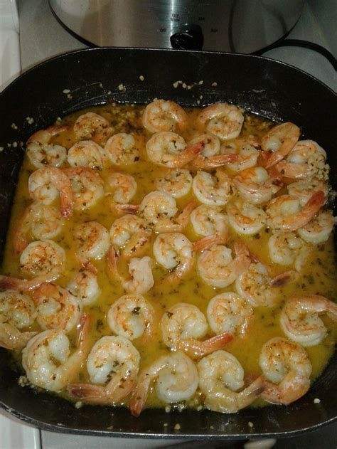 Add wine and lemon juice; Make and share this Famous Red Lobster Shrimp Scampi ...