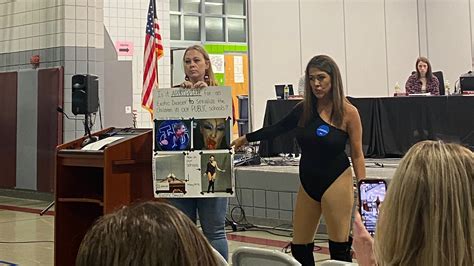 Iowa Woman Wears Drag To School Meeting To Protest Gay Straight Show