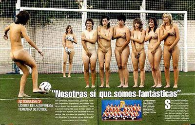 Sportsinternet Las Espa Olas Desnudas Del Equipo De Futbol Femenil