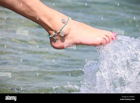 Foot Hi Res Stock Photography And Images Alamy