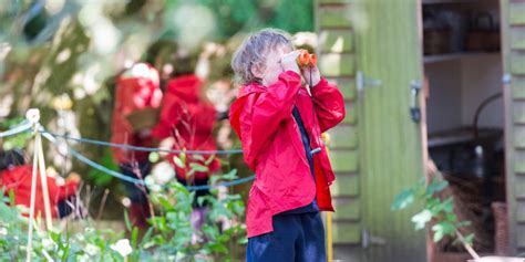 10 Ways That Outdoor Learning Benefits Your Child