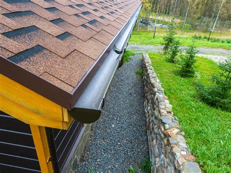 A properly placed gutter is an important feature on any home. Seamless Gutters vs Regular Gutters: Which is the Better Gutter?