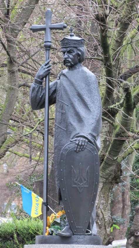 St Volodymyr Vladimir Of Ukraine Statue Holland Park Bob Speels