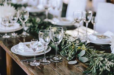 If people offer to bring a side dish or to arrive with a large stack of paper plates, take them up on it. Tips for Hosting a Successful Dinner Party - About The Table