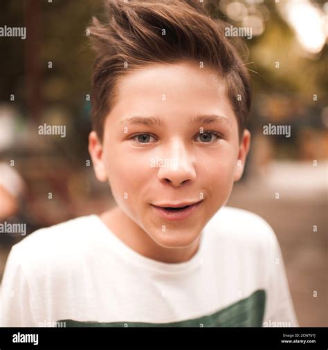 16 Year Old Asian Boy Hi Res Stock Photography And Images Alamy