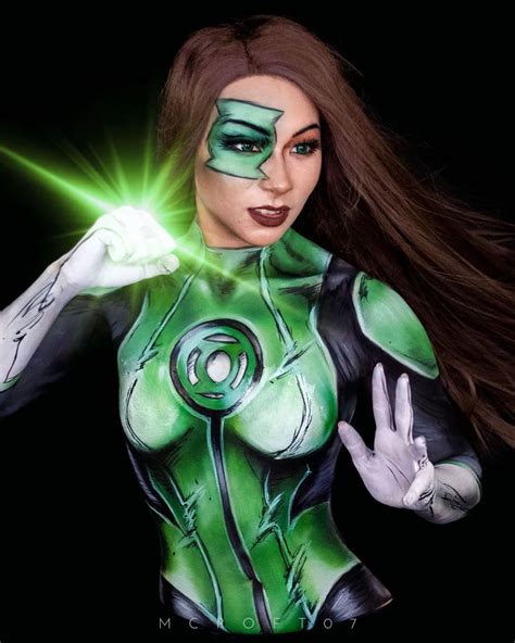 Lanterna Verde Jessica Cruz Da Dc Ganha Ousado Cosplay De Pintura Corporal Legado Da Dc