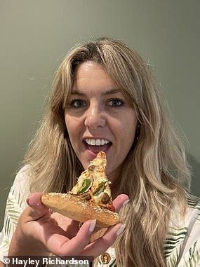 Femail Tests Pizza Hut S New Vegan Pizza Against The Real Thing Sound
