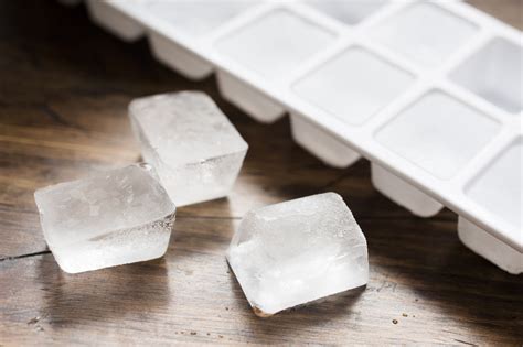 This Is How To Keep Ice From Melting Without A Freezer