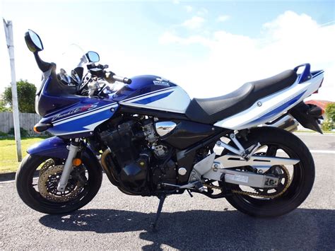 The suzuki bandit 1200 is known for doing everything well and this remains true for the 2004 iteration. Suzuki GSF 1200 Bandit 1200 GSF1200SZ 2005 - Whyteline Limited