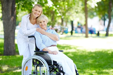 8 Qualities Of A Professional Caregiver For Elderly Care4parents Blog