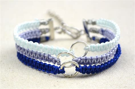 163 видео 7 579 просмотров обновлено 2 дня назад. DIY: triple-paracord-braiding bracelet | Craft & DIY | Pinterest | Friendship, How to braid and ...