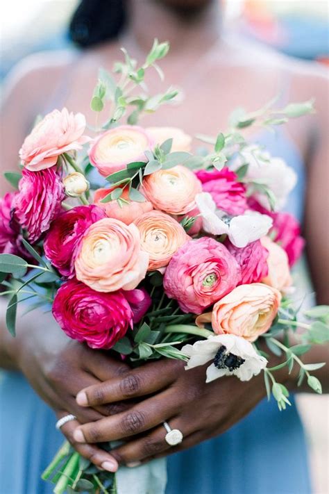 26 Lovely Ranunculus Wedding Bouquets That Inspire Weddingomania