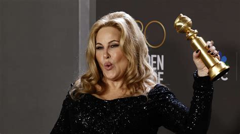 Jennifer Coolidge Overgik Sig Selv Med T Refremkaldende Golden Globe Tale Og Crocs Anekdote Nyhed