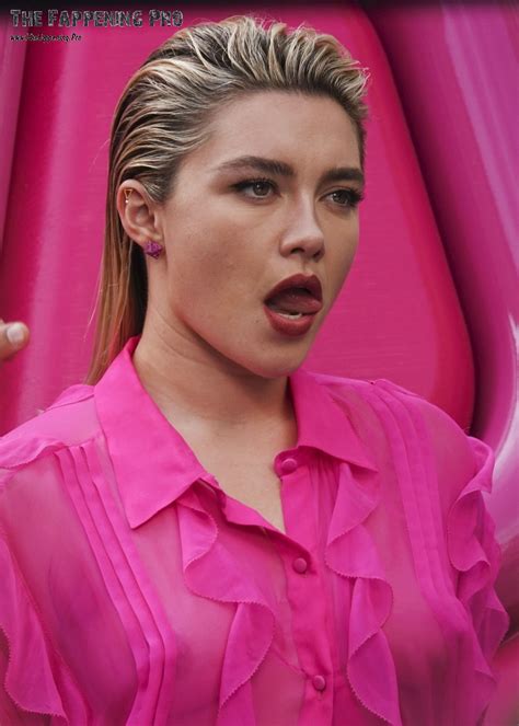 Florence Pugh Exposed Her Naked Tits At Valentino Show Photos The Fappening