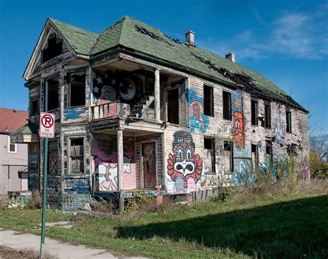 20 Photos Of Urban Decay In Detroit Urban Ghosts Media