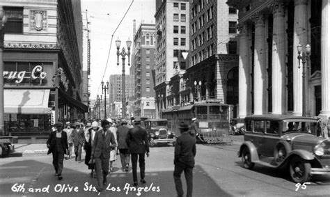 Stunning Vintage Photos Capture Street Scenes Of Los Angeles In The