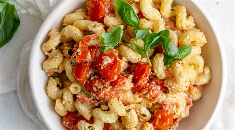 this viral tiktok baked feta pasta recipe creates a ridiculously simple meal