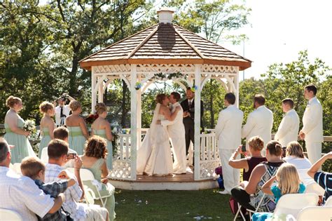 Chapel of the flowers gazebo wedding. DELLS BELLS WEDDING CHAPEL