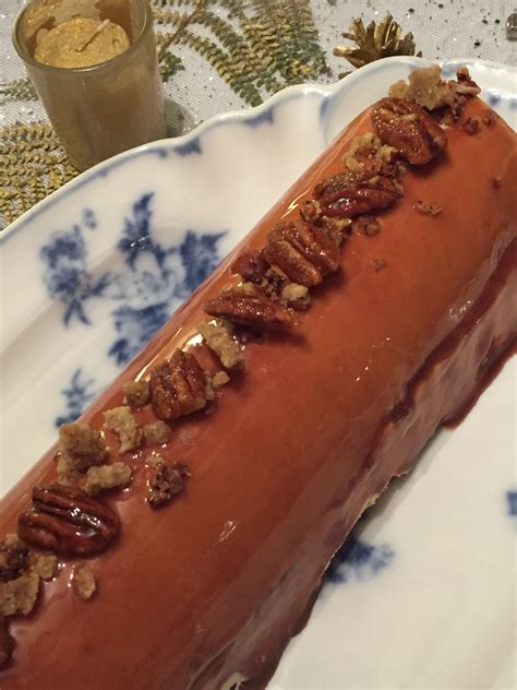 Buche vanille caramel et noix de pecan selon une recette de la maison