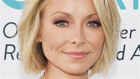 Kelly Ripa Reacts To Shocking News With Her Kids In New Photo From