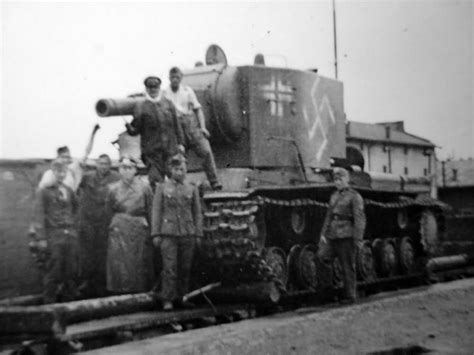 German Pzkpfw Kv 2 754r Tank Beute Panzer Swastika And Balkenkreuz