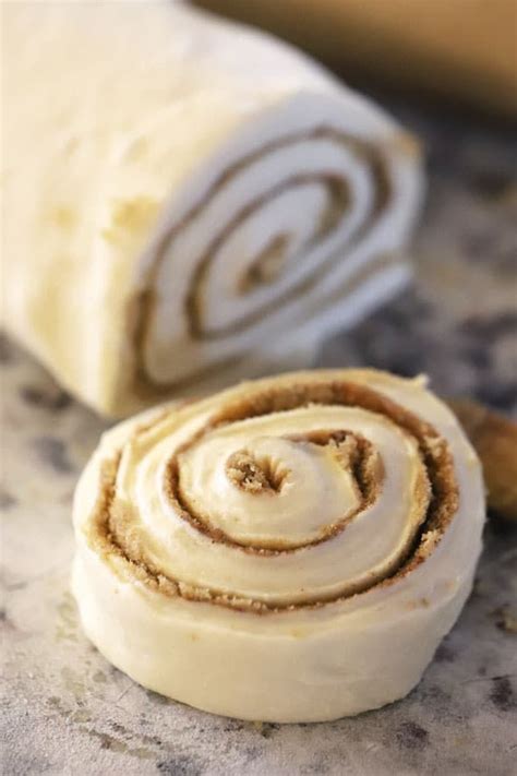 Caramel Cinnamon Rolls | thecarefreekitchen (With images ...