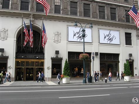 Lord And Taylor To Close Their Flagship Store After The Holiday Season