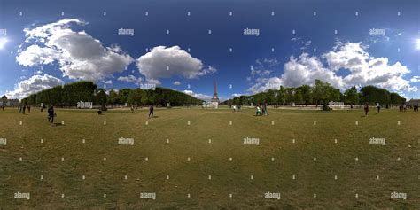 360° View Of Eiffel Tower 3 Alamy