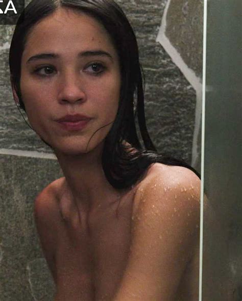 Kelsey Asbille Nude And Naked Pices Tits And Butts Of The Actress