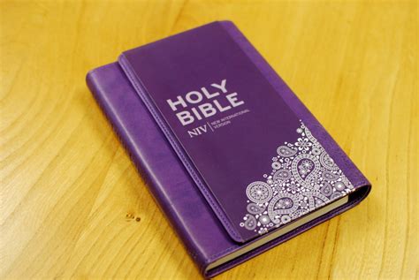 Purple Thinline Bible Niv The Good Book Company