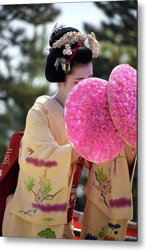 maiko performing traditional dance at heian shrine kyoto japan metal print by loren dowding