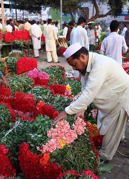 Ftd®, a premier provider of beautiful floral arrangements & flower bouquets since 1910. Flower Mandi(Markeet) at Sagiyan Pul Lahore pakistan ...