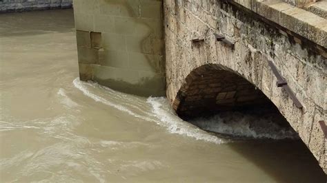 Kanton bern schaltet 20'000 neue impftermine auf2 min. Hochwasser Bern 2 - Aare Bern