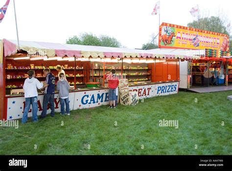 Fairground Sideshow Stall Hi Res Stock Photography And Images Alamy