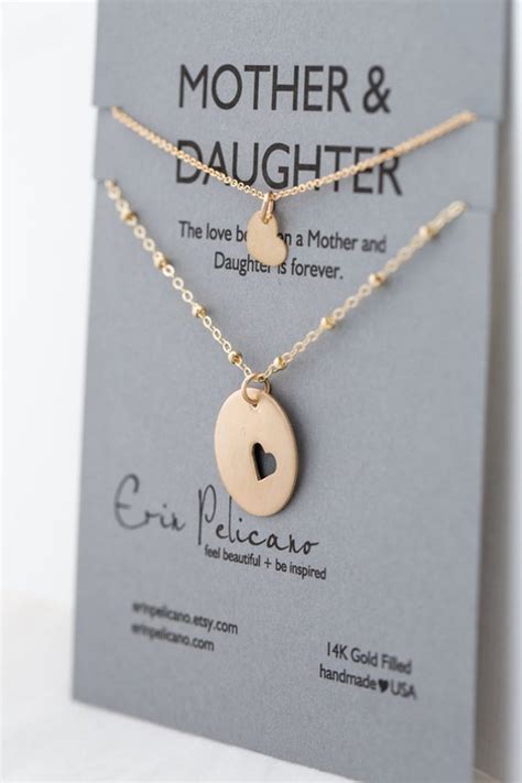 And who wants to trudge through the mall for the fifteenth she will be bragging to her friends for weeks about how thoughtful you are and how sweet and there really is nothing like a homemade gift for mom from daughter that comes from the heart! 13 Thoughtful Wedding Gifts for Parents | Mom daughter ...