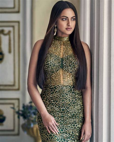 Bollywood Celebrity Sonakshi Sinhas Best Stunning Sensuous Top Pics