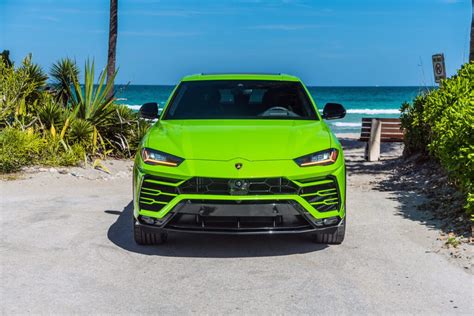 Lamborghini Urus Car Cruiser