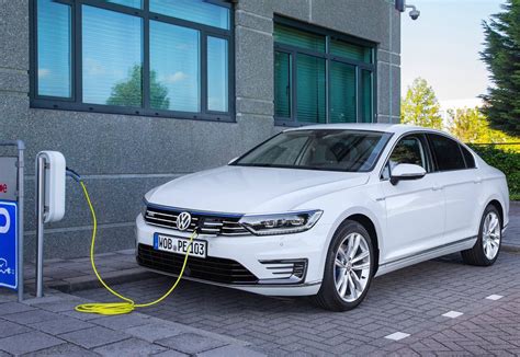 Volkswagen To Introduce 20 Electric And Hybrid Models By 2020