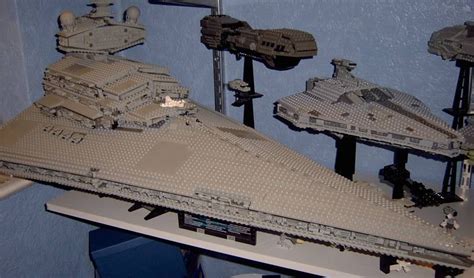 Using Hundreds Of Lego Star Wars Mini Spaceships To Create Huge Battles