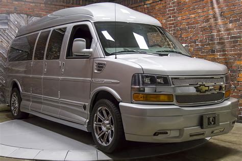 Chevy express sold 10,146 units in august and grew 23.5% over the same month of last year. 2014 Chevrolet Express Explorer Limited SE 9-Passenger Van