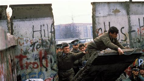 How West And East German Views Compare 30 Years After Fall Of Berlin