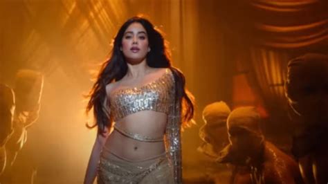 Janhvi Kapoor Shows Her Sensuous Side In Roohi New Track Nadiyon Paar Watch Video Movies News