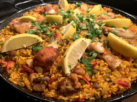 Have you ever been obsessed with a dish even though you've never eaten it? PAELLA (KIP/CHORIZO) - Smugglers Kitchen