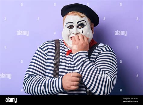 Mime Male Artist White Makeup Hi Res Stock Photography And Images Alamy