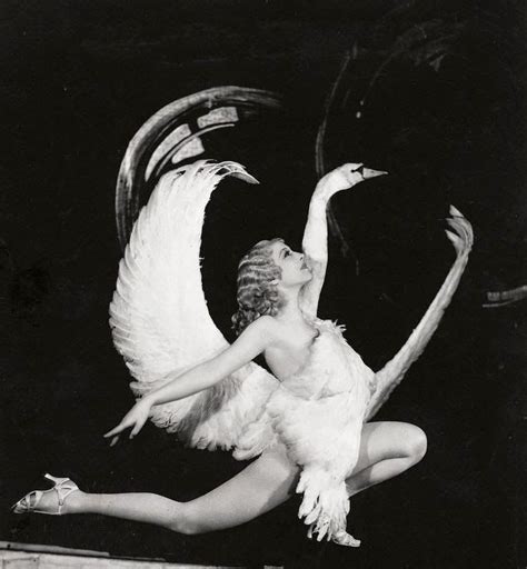 Classic Portraits Of Sally Rand The Most Scandalous Burlesque Icon
