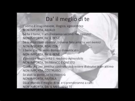 Nata nel 1910 in una famiglia profondamente cattolica a skopje, nell'ex jugoslavia e di orgine albanese, già in adolescenza inizia a conoscere l'india, dove prende i voti perpetui e si trova a contatto con persone il grande. Poesie di Madre Teresa - YouTube