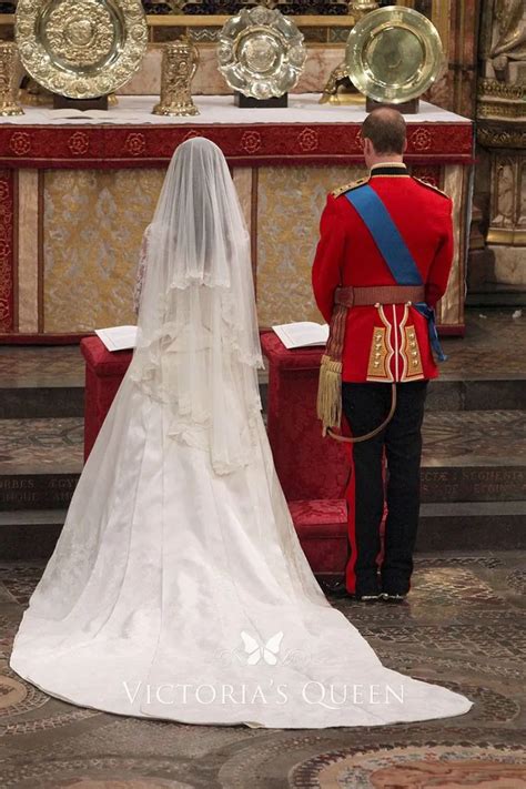 Kate Middleton Royal Ivory Lace Princess Wedding Gown Vq
