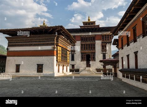 Tashichho Dzong Thimphu Bhutan The Most Respectful Dzong In Thimphu